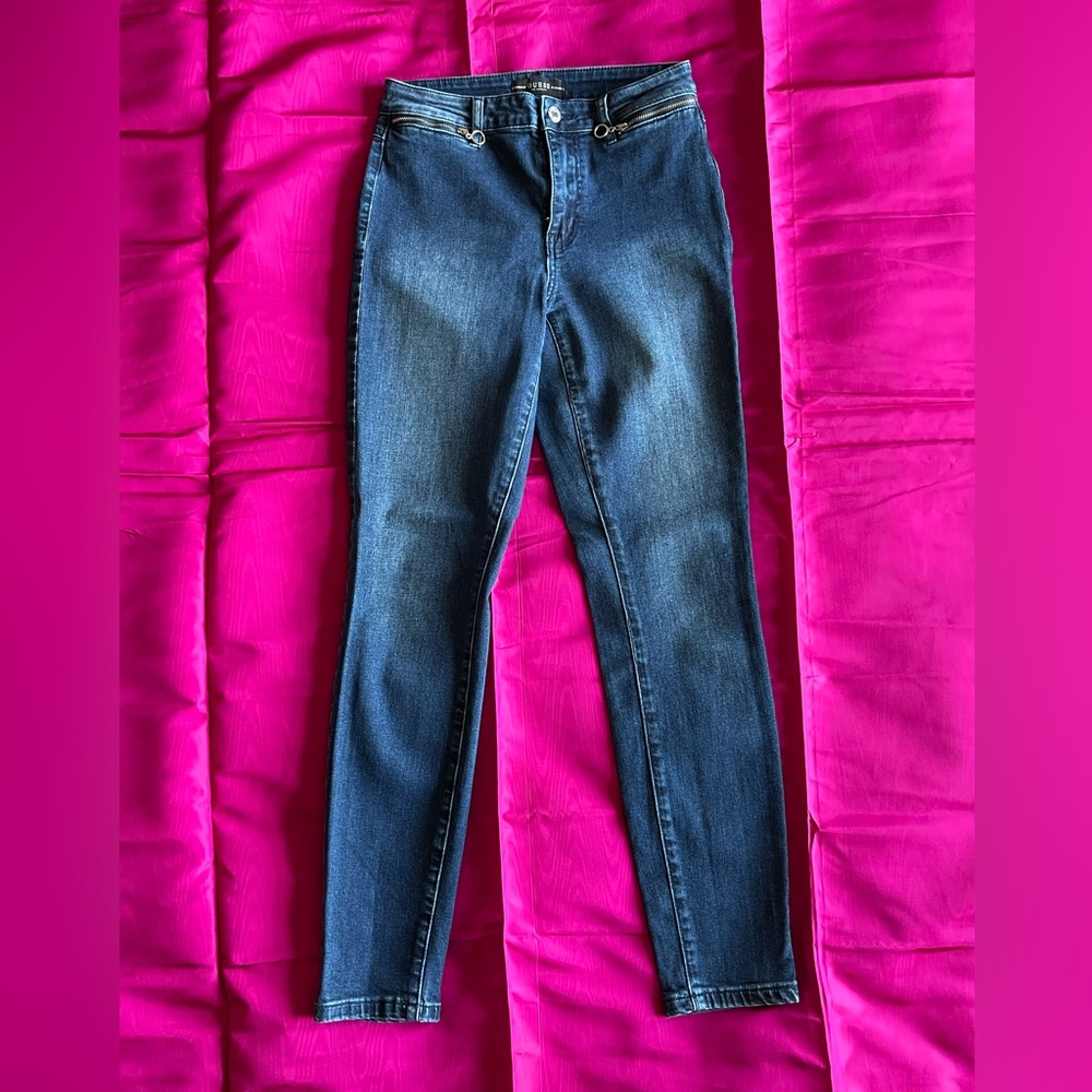 Guess denim jeans, dark blue rinse, size 27 skinny jeans.